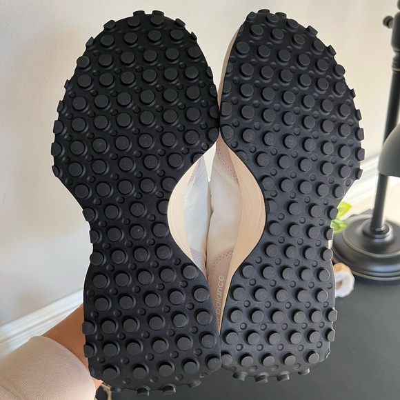 🚫SOLD🚫 Sz 10 New Balance 327 - Picture 8 of 8